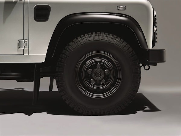 140305defenderOptions3 Nouveauté Land Rover : Defender Black Pack et Silver Pack