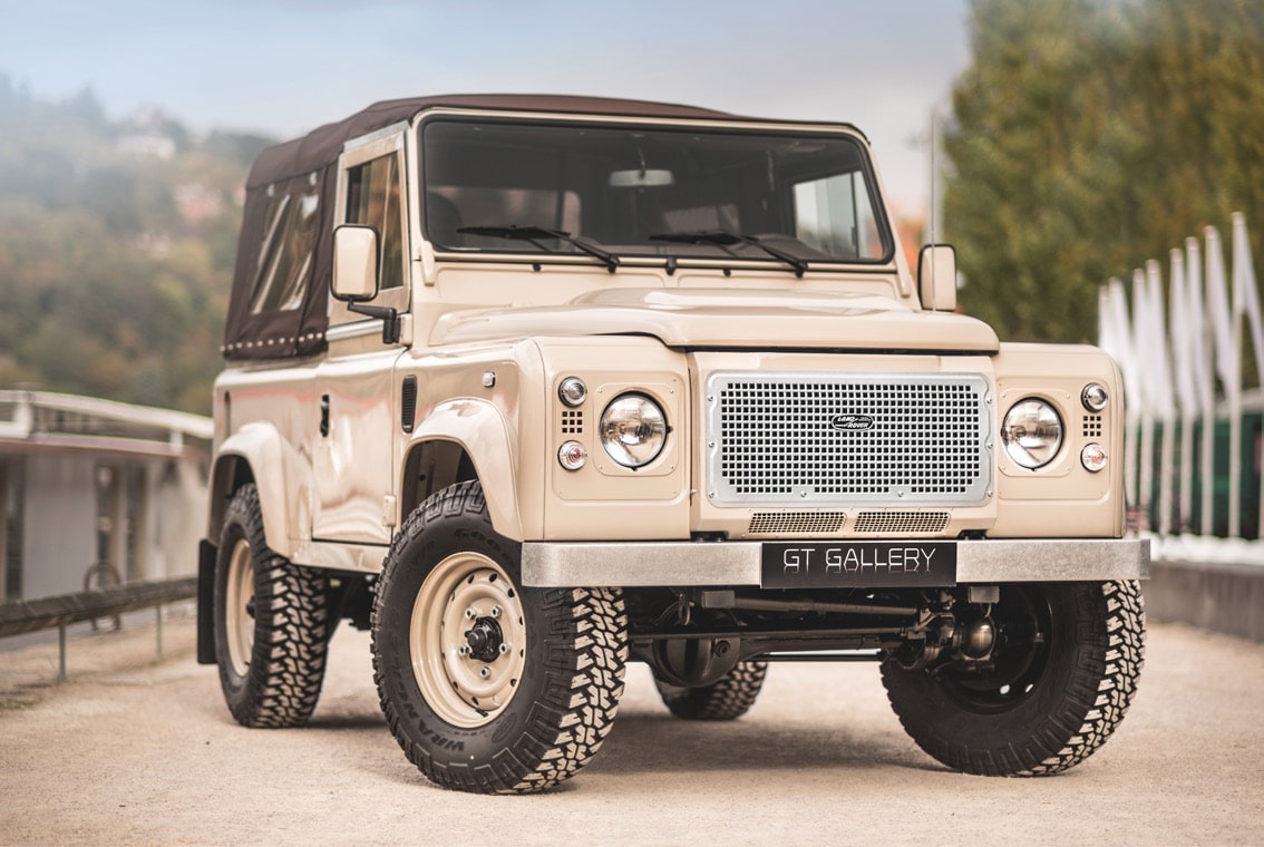 Land Rover Defender