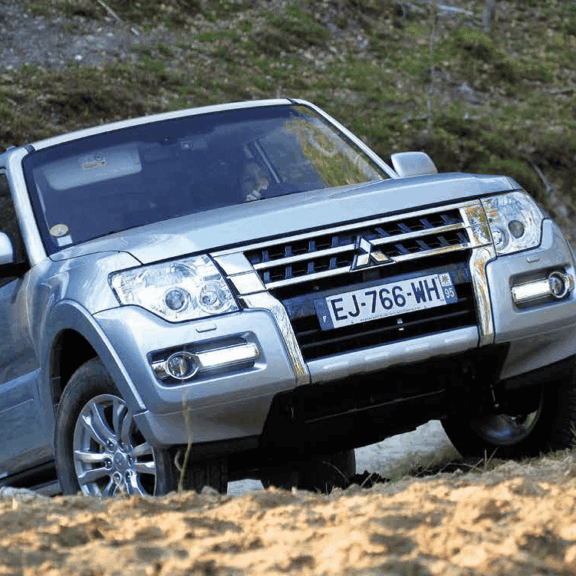 Mitsubishi Pajero Court 3.2 DID Instyle