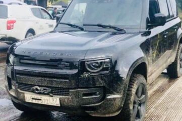 Nouveau Defender Land Rover - No time to die... James Bond