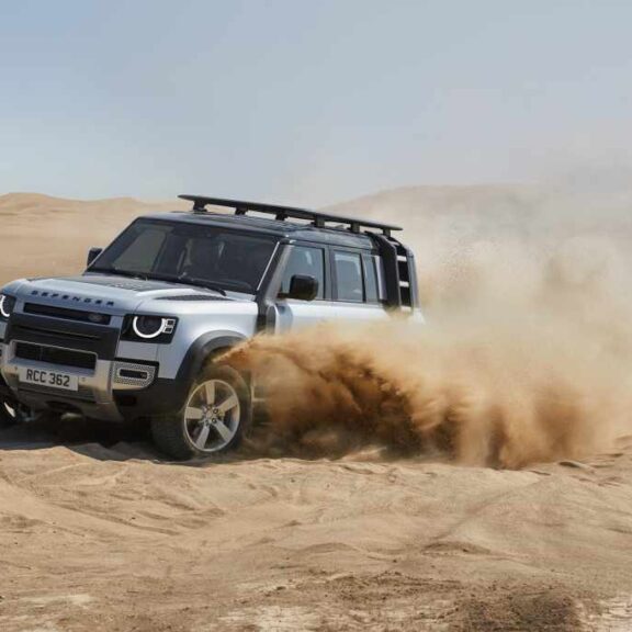 Land Rover Defender 2020