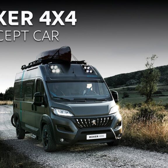 Peugeot transforme son utilitaire Boxer en un camping-car baroudeur Peugeot dévoile au salon du véhicule de loisirs du Bourget (93) qui aura lieu du 28 septembre au 6 octobre 2019, le Boxer 4x4 concept. Le grand fourgon de la gamme utilitaire Peugeot se transforme en un camping-car baroudeur. C’est le spécialiste français Dangel qui fournit la transmission intégrale au Peugeot Boxer. La garde au sol est majorée de 30 mm à l’avant et de 50 mm à l’arrière, l’engin est chaussé de pneumatiques spécifiques pour la pratique du tout-terrain, fournis par le manufacturier BF Goodrich . Un accastillage façon SUV habille la carrosserie (bas de caisse, bas de bouclier et arches de roues rapportées). Pour marquer les esprits, une peinture spéciale avec une déco graphique, raccord avec celle du canoë sur le toit, finalise l’ensemble. Sur l’avant du pavillon, huit feux à LED font partie intégrante de la signature lumineuse. A bord, le Peugeot Boxer 4x4 concept a été conçu pour accueillir trois passagers. L’espace d’une surface de 10 m2 comprend une salle de bain, un coin repas et deux couchettes. C’est le Peugeot Boxer en configuration L3 (5,99 m de long) H2 (2,52 m de haut) qui sert de base à ce camping-car.