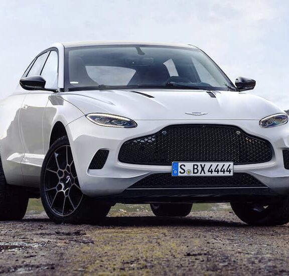 Aston Martin DBX la marque britannique s'invite en effet pour la première fois dans ce créneau