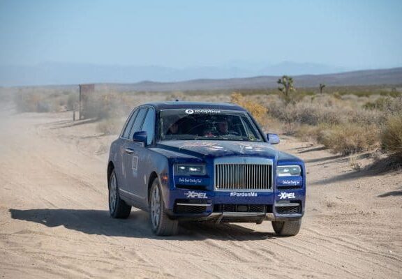Rolls Royce Cullinan SUV rallye 4x4 rebelle rallye USA