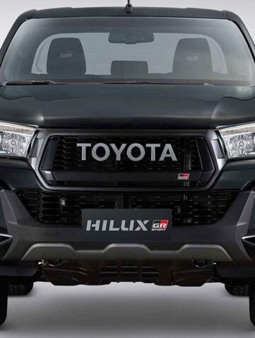 Le Hilux hérite ici du 4.0L V6 Dual VVT-i 24V (3,956 cc) du Land Cruiser Prado SUV ( production locale). Il offre 238 ch et 376 Nm de couple.