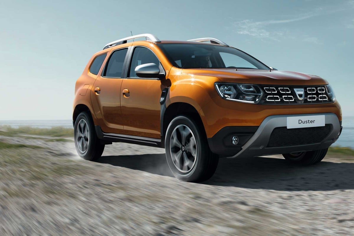 Le Duster est le premier modèle Dacia à recevoir le nouveau moteur 1.0 TCe à bicarburation essence et GPL. La gamme GPL se recompose ainsi chez Dacia. Et, surtout, Dacia se permet de proposer cette technologie au même prix que la version 100 % essence, soit à partir de 12 490 €. Ce moteur bicarburation arrivera ensuite au printemps prochain sur les Sandero, Logan et Logan MCV, avec certainement la même stratégie tarifaire.