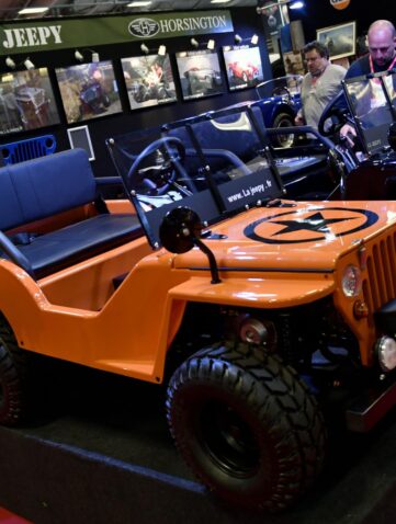 La Jeepy qui s’inspire de la Jeep Willys est une vraie voiture tout terrain l'échelle 1/2 pour enfants
