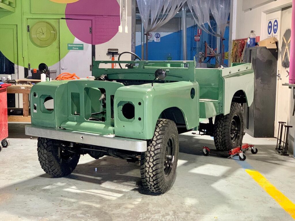 Jaunt motors Land Rover S IIa électrique