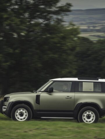 LE NOUVEAU LAND ROVER DEFENDER 90 DISPONIBLE À LA VENTE