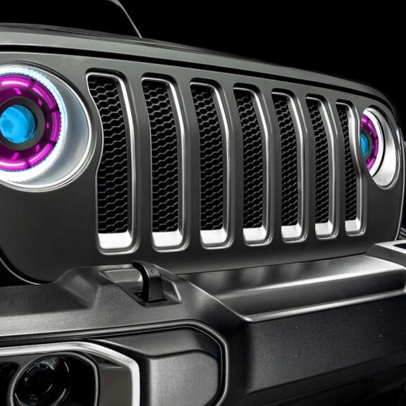 Oracle Lighting, l’une des plus créative société américaine spécialisée dans les solutions d'éclairage LED automobile ajoute à sa gamme de phares l’Oculus Bi-LED