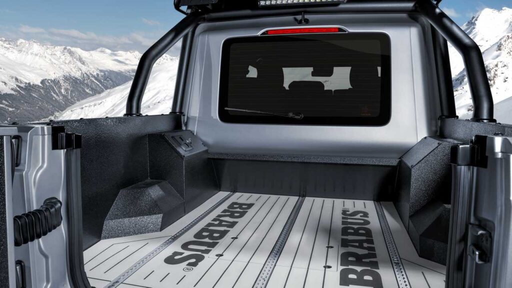 Brabus  Mercedes G de 800 ch un pick-up  équipé de ponts portiques Sous le capot le V8 4.0 biturbo est porté à 800 ch 