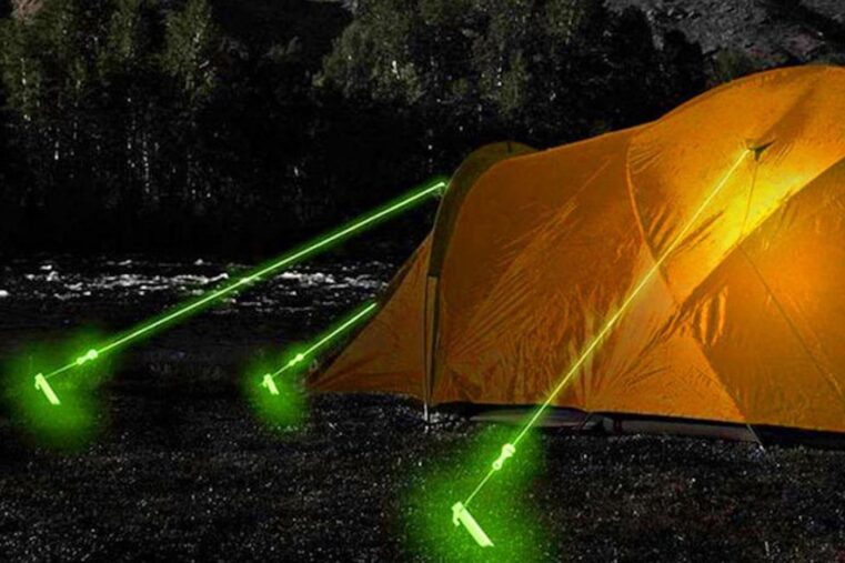 Des cordes phosphorescentes, qui brillent dans le noir.