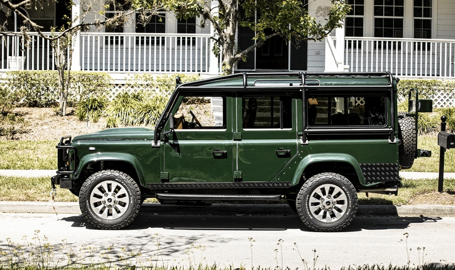 Land Rover Un Defender au Cœur de Tesla