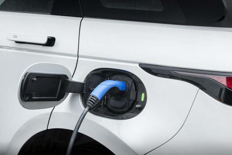 Land Rover Evoque et Discovery hybrides sont là !