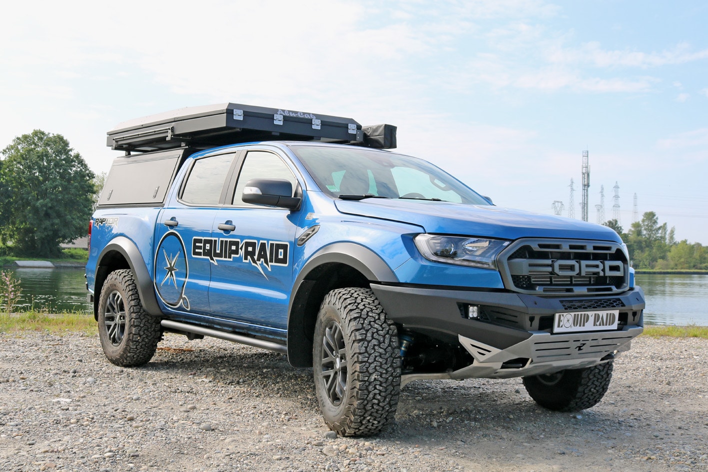 Equip’raid fait sa fête au Raptor. En effet, le célèbre préparateur de Mulhouse propose désormais une gamme d’équipements et d’accessoires dédiés au seul Raptor.