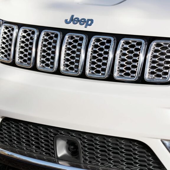 Le Grand Cherokee est certainement avec la Wrangler le second pilier de la gamme Jeep.