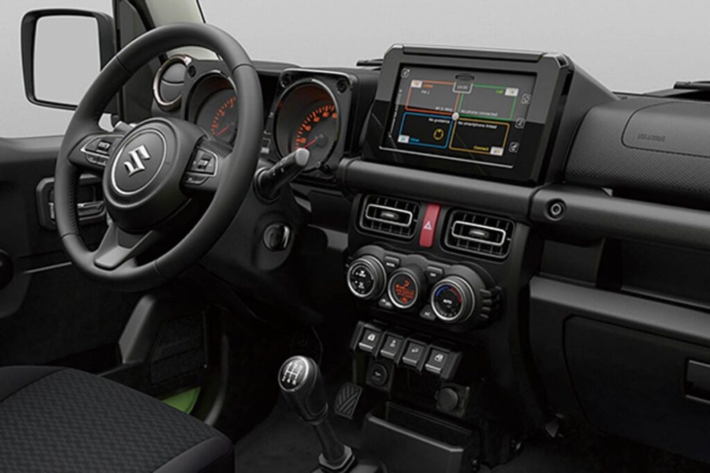 Suspendue en début d'année, la vente du Suzuki Jimny reprend en France... avec une version utilitaire du petit 4x4 nippon.