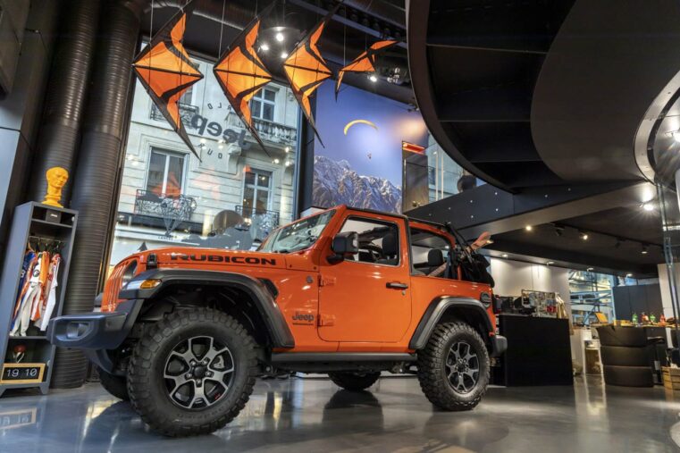 Jeep La gamme 4xe aux champs élisées