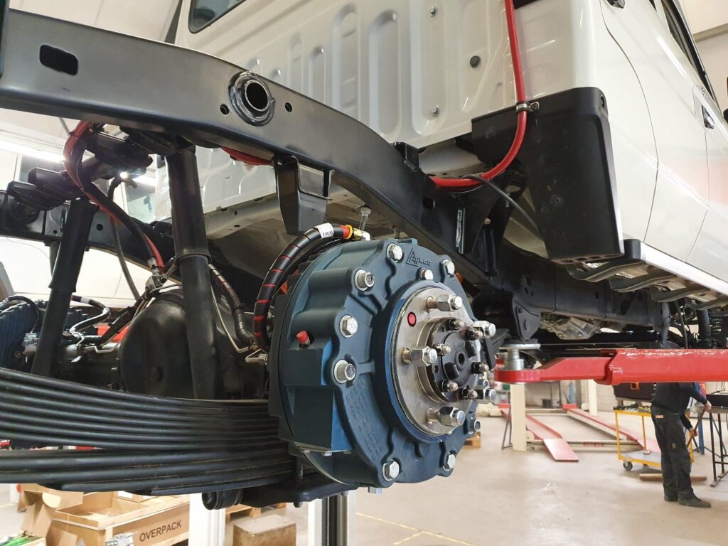 Le Tembo e-LV fut conçu sur la base d’un HZJ 79 simple cabine