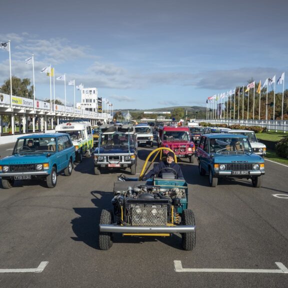 Range Rover Happy birthday Défilé à Goodwood et exposition à Solihull