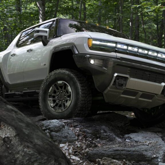 GMC Hummer EV 100% électrique 1 000 ch et un couple de 15 590 Nm