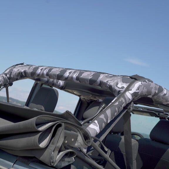 Muddy colors La Haute Couture au service de vos voitures Housse d'arceau personnalisée pour 4X4