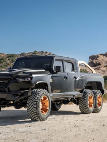 Le constructeur américain Rezvani lance son nouveau monstre dénommé Hercules. Un 6 × 6 dont le prix de base est à la hauteur du V8 suralimenté de plus de 1300 ch !