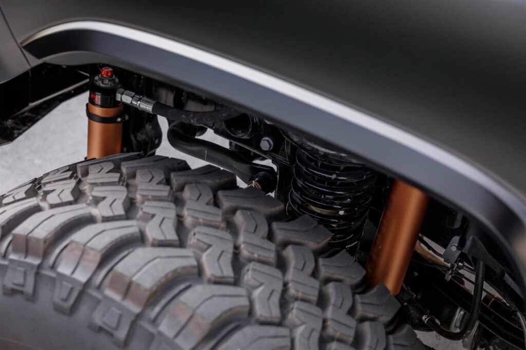 Le constructeur américain Rezvani lance son nouveau monstre dénommé Hercules. Un 6 × 6 