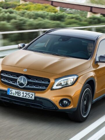 MERCEDES-BENZ GLA 220d 4 MATIC