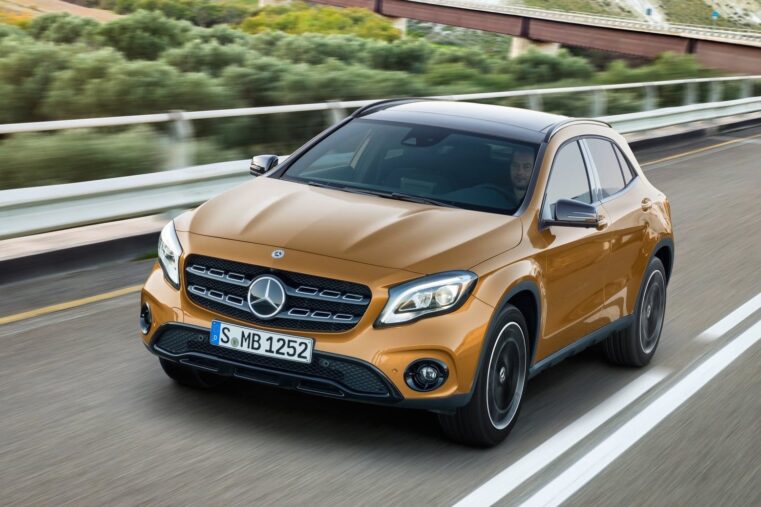 MERCEDES-BENZ GLA 220d 4 MATIC