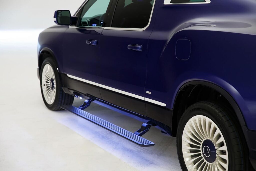 L'Aznom Palladium Un Dodge Ram en costume de Rolls 