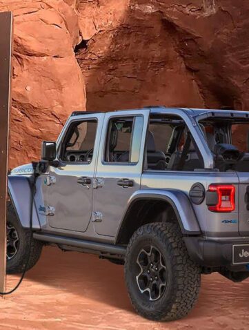 Jeep Le monolithe mystérieux station de charge extraterrestre ?
