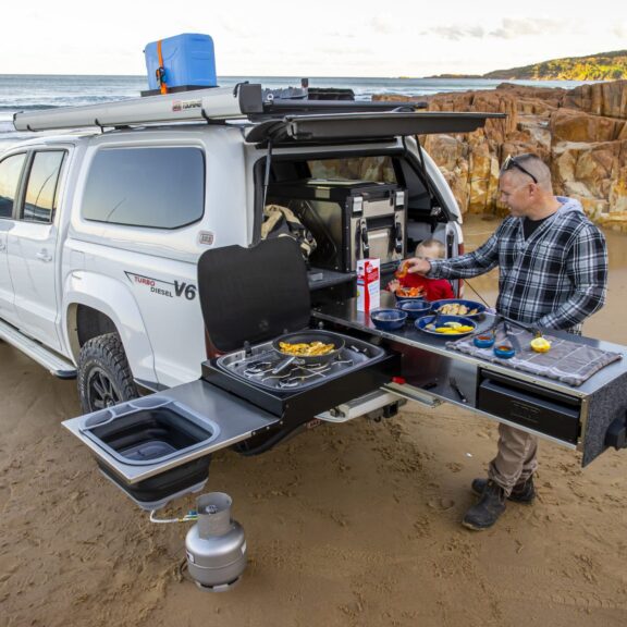 ARB Tiroirs de cuisine tout terrain Kitchen aid pour 4x4... Avant-première!
