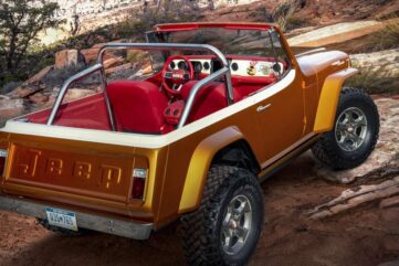 Jeep Eastern Safari Le Jeepster Commando 2021 « Jeepster Beach » sur Commando 1968