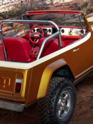 Jeep Eastern Safari Le Jeepster Commando 2021 « Jeepster Beach » sur Commando 1968