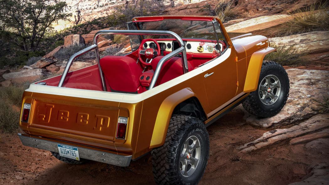 Jeep Eastern Safari Le Jeepster Commando 2021 « Jeepster Beach » sur Commando 1968