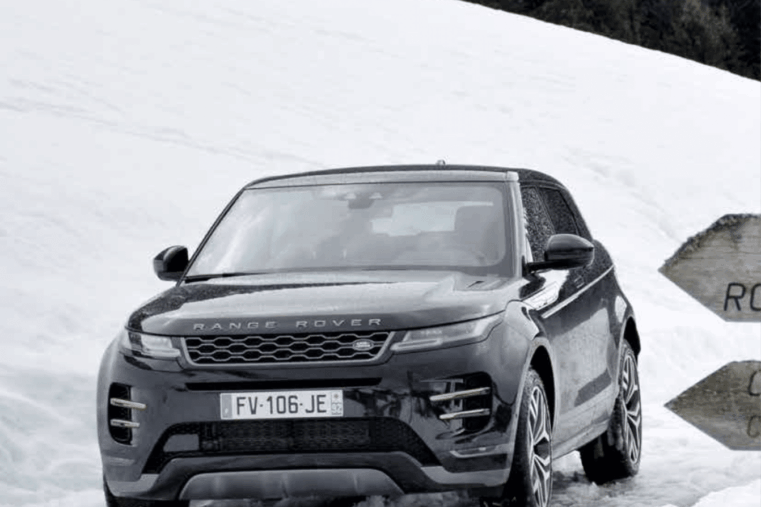 Range Rover Evoque P300e