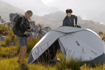 Decathlon la 2 seconds “Fresh&Black”. Plus fraîche sous le soleil et plus noire la nuit