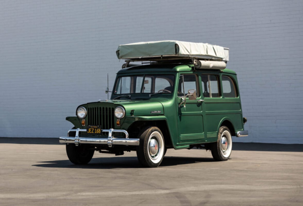 Jeep Willys SW Camper 1949 aux enchères Le 4x4 de loisir originel !