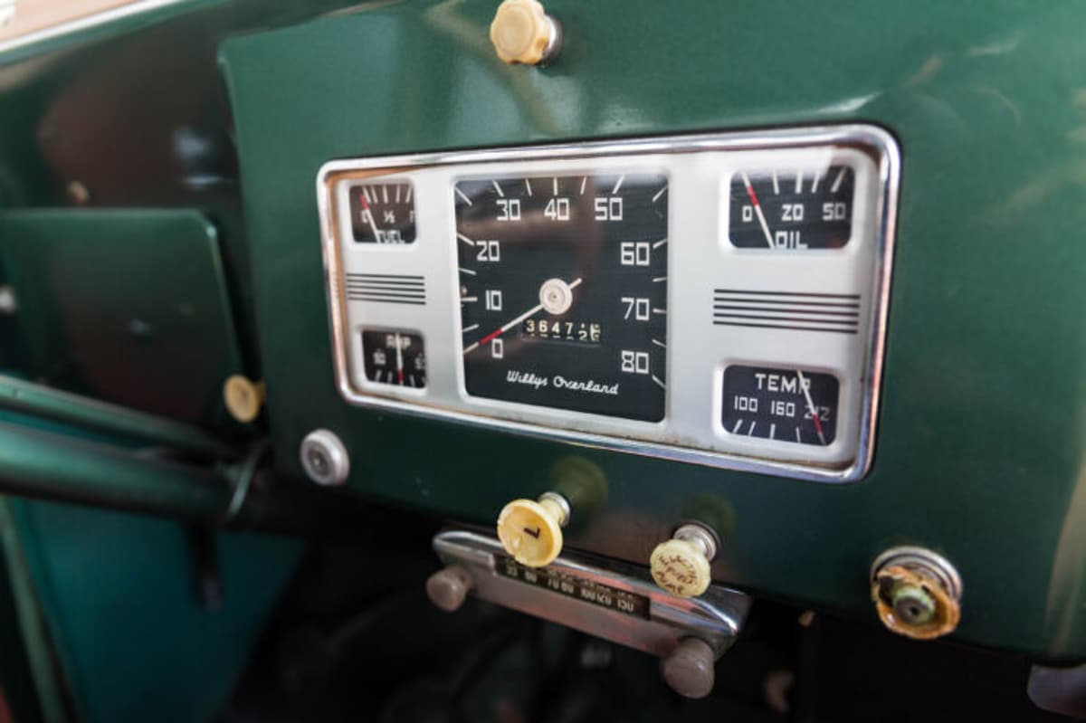 Jeep Willys SW Camper 1949 aux enchères Le 4x4 de loisir originel !