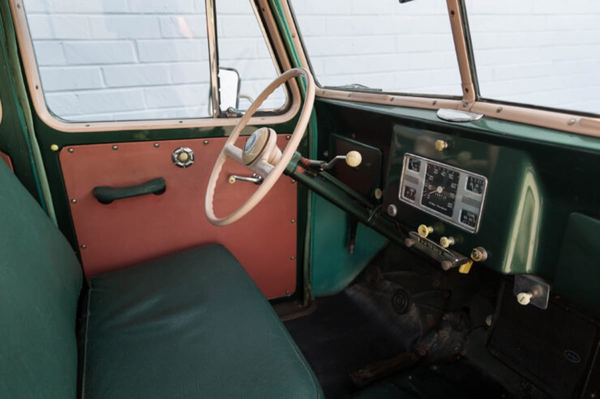 Jeep Willys SW Camper 1949 aux enchères Le 4x4 de loisir originel !
