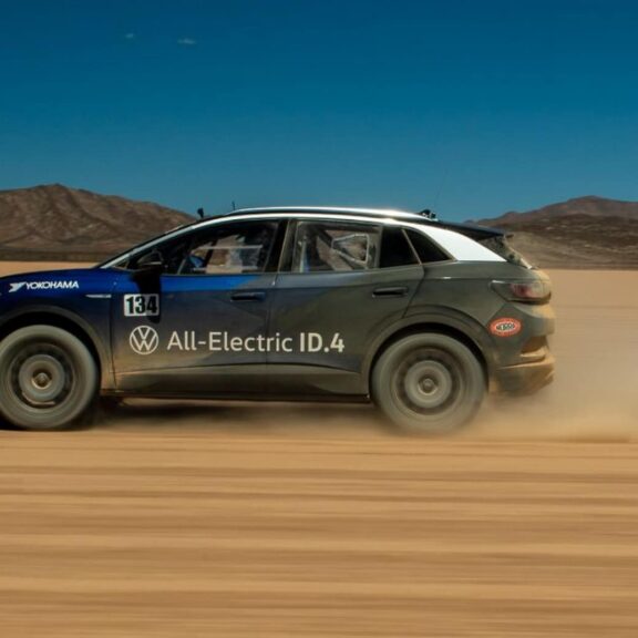 La Volkwagen ID4 sur une Baja Le défi de la Norra Mexican 1000