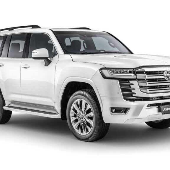 Toyota Land Cruiser Le J300 2021