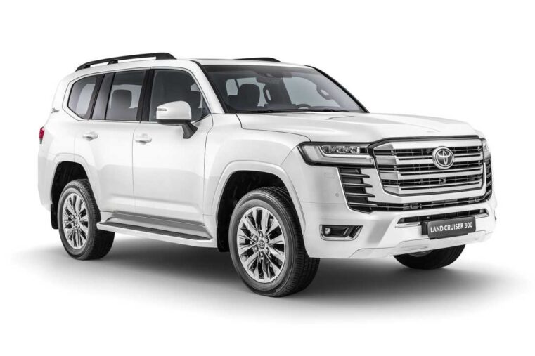 Toyota Land Cruiser Le J300 2021