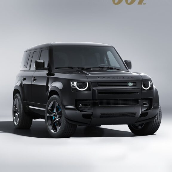 DEFENDER JAMES BOND Un V8 pour 007 !