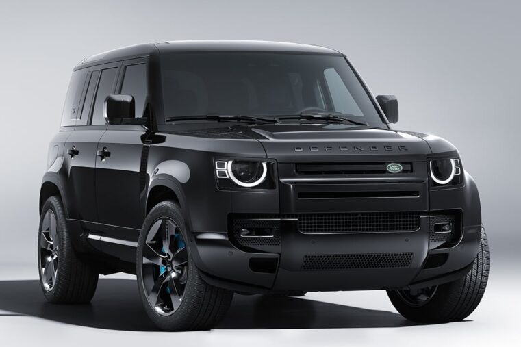 DEFENDER JAMES BOND Un V8 pour 007 !