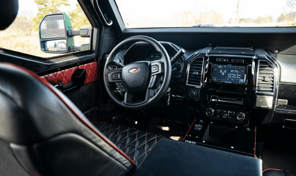 Ford F-450 Apocalypse L’anti Zombie aux enchères!