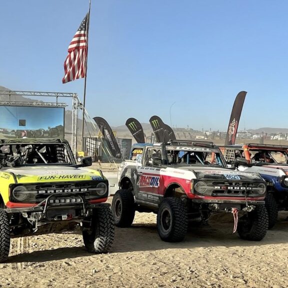 Les Ford Bronco sur le podium du KOH ! Bronco domine la classe Stock Racing Ultra4