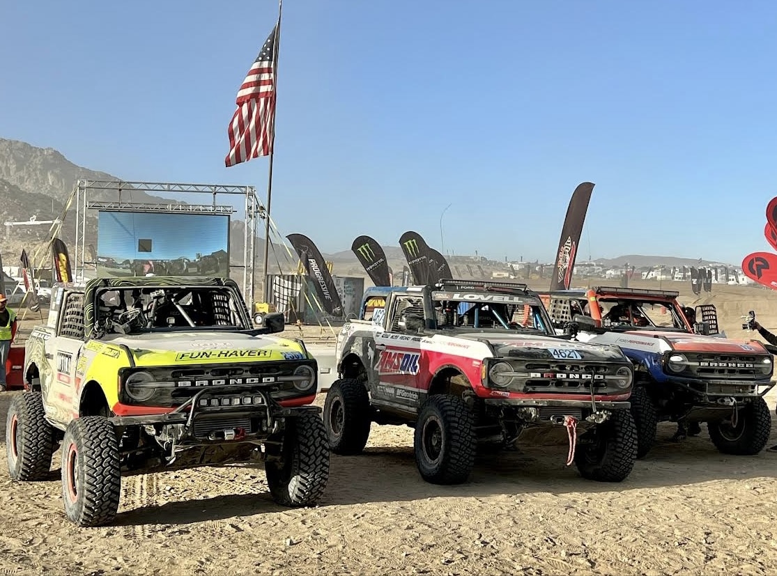 Les Ford Bronco sur le podium du KOH ! Bronco domine la classe Stock Racing Ultra4