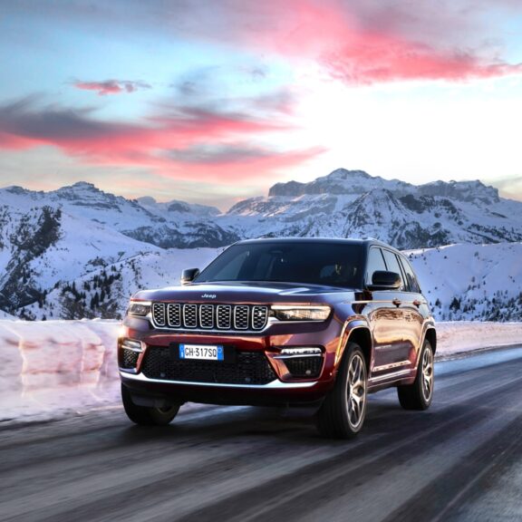 Jeep Grand Cherokee 4xE...Il arrive! Réservez votre « Launch Edition »